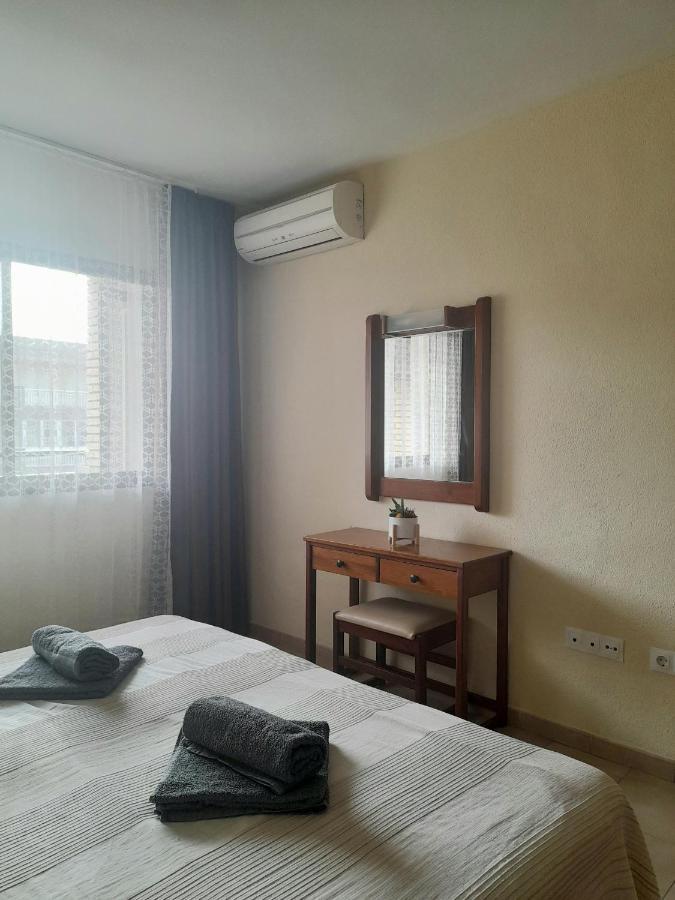 Nice Apartment In Hotel Ronda 4 First Beach Line Fuengirola Eksteriør bilde